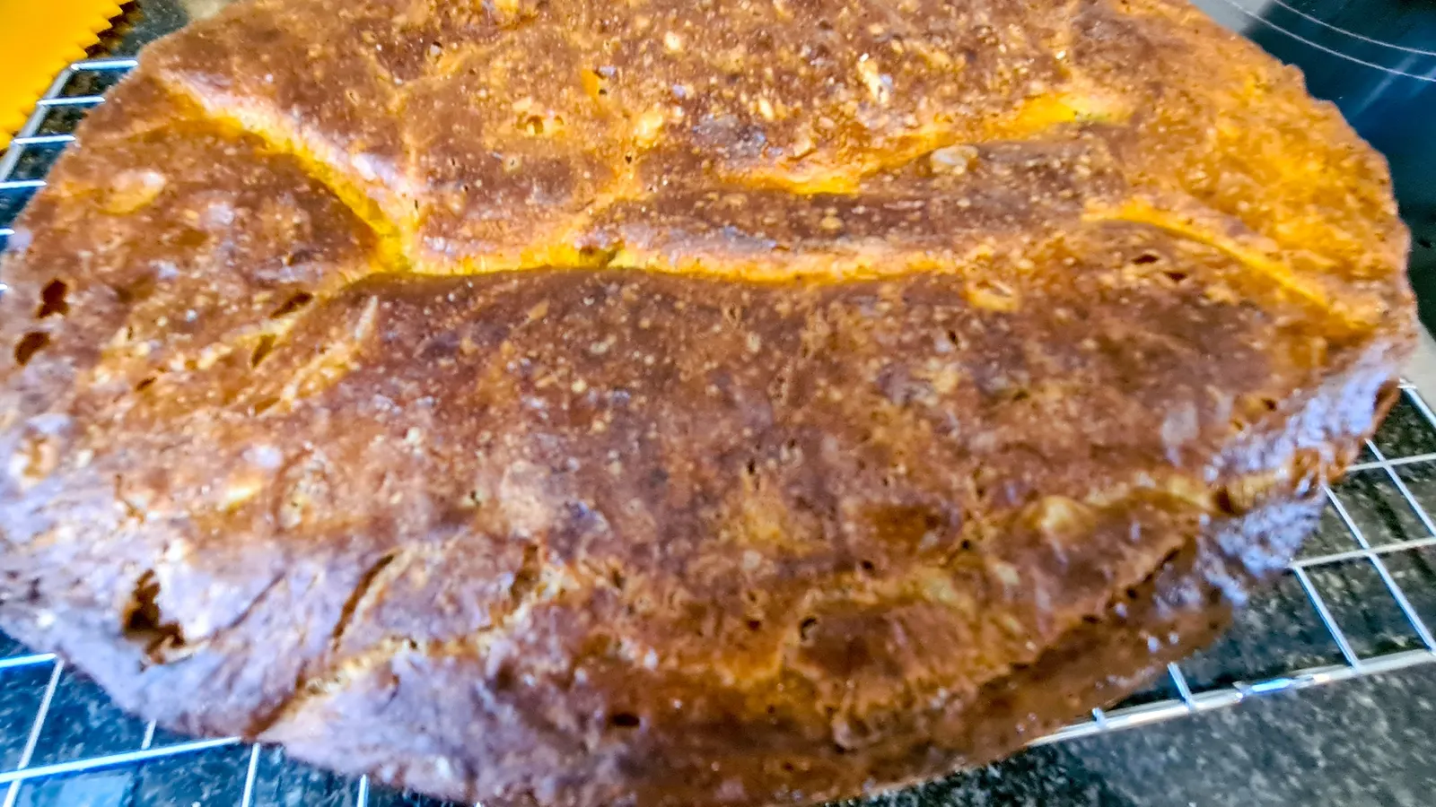 Zurich-Banana-Kurkuma-Beer-Bread in a Dutch Oven